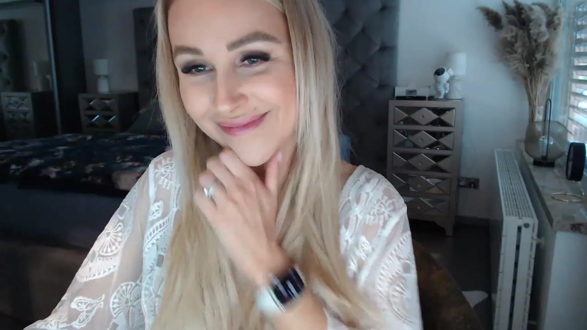 Gallery image thumbnail from CocoMia's myfreecams stream on, 05/17/2023, 12:26 image 7 of 20