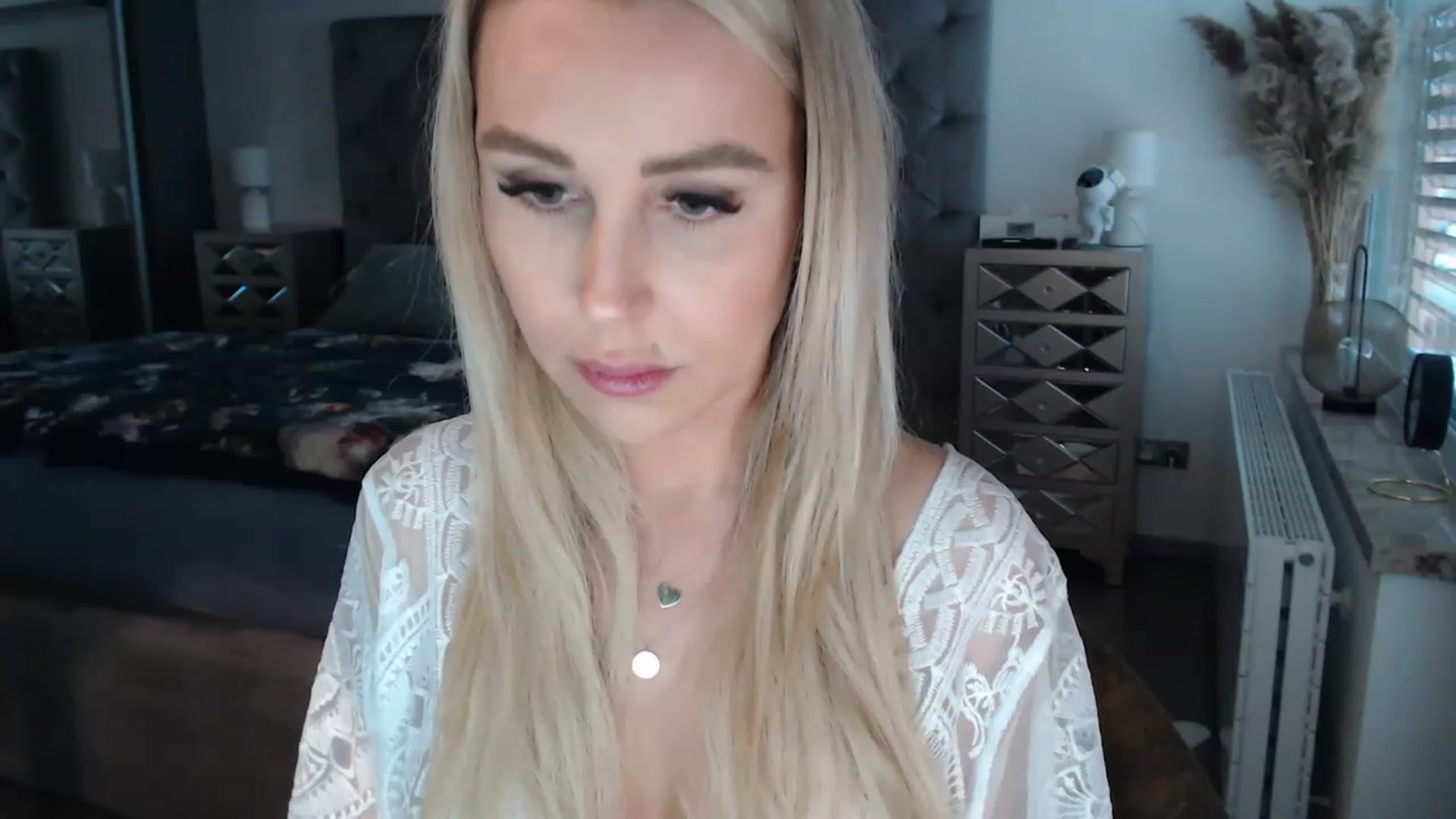 Gallery image thumbnail from CocoMia's myfreecams stream on, 05/17/2023, 12:26 image 9 of 20