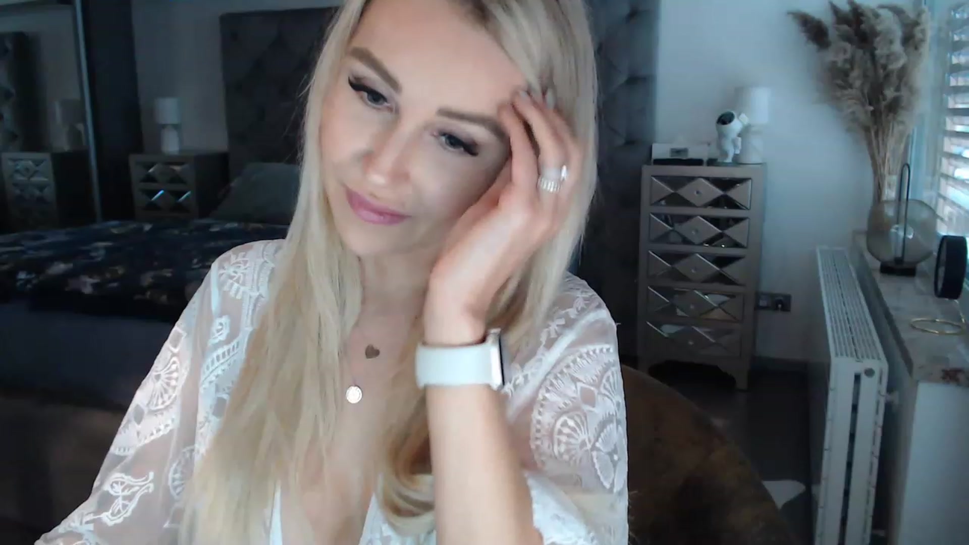 Gallery image thumbnail from CocoMia's myfreecams stream on, 05/17/2023, 12:26 image 4 of 20