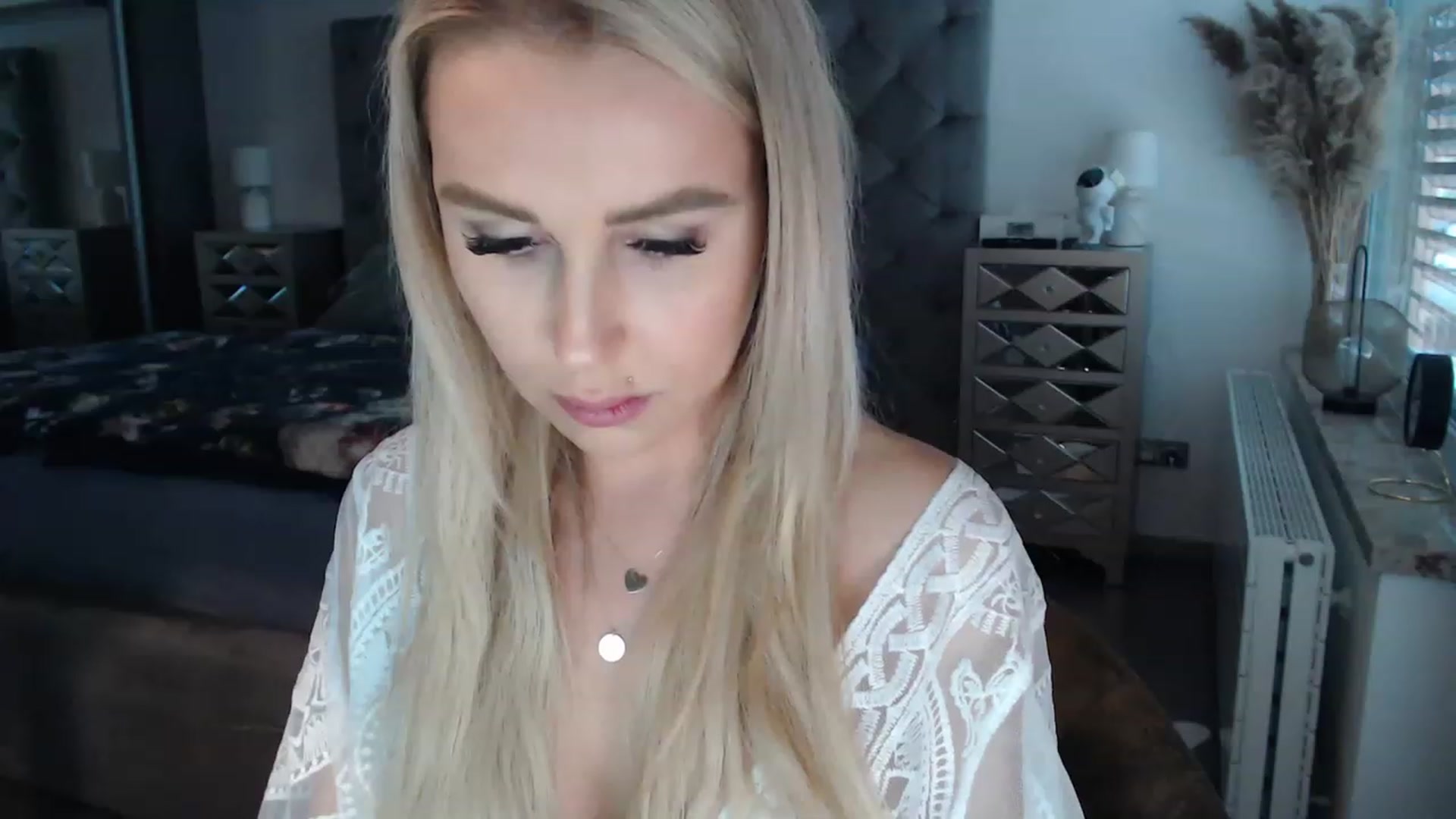 Gallery image thumbnail from CocoMia's myfreecams stream on, 05/17/2023, 12:26 image 14 of 20
