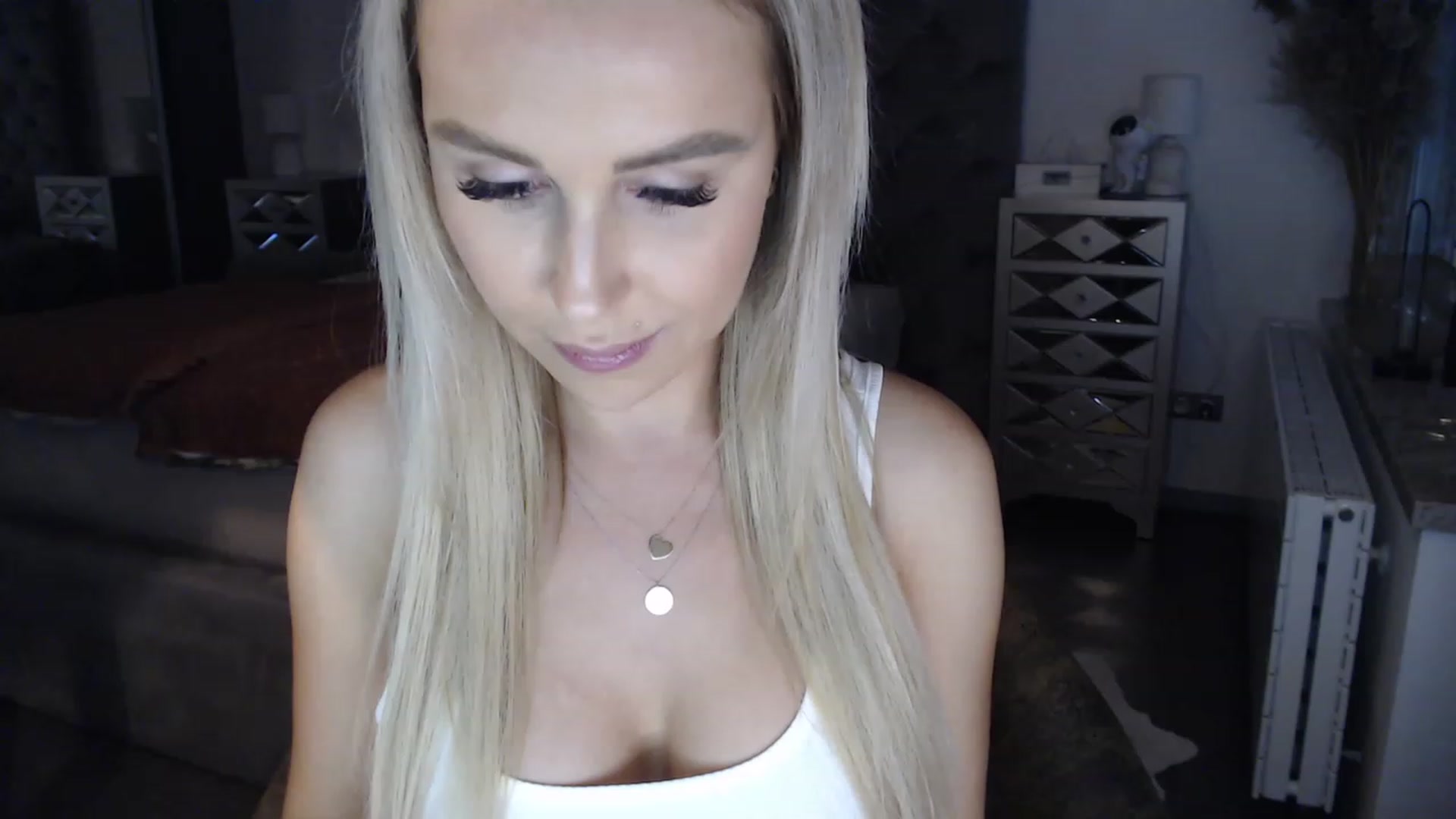 Gallery image thumbnail from CocoMia's myfreecams stream on, 05/23/2023, 12:33 image 20 of 20