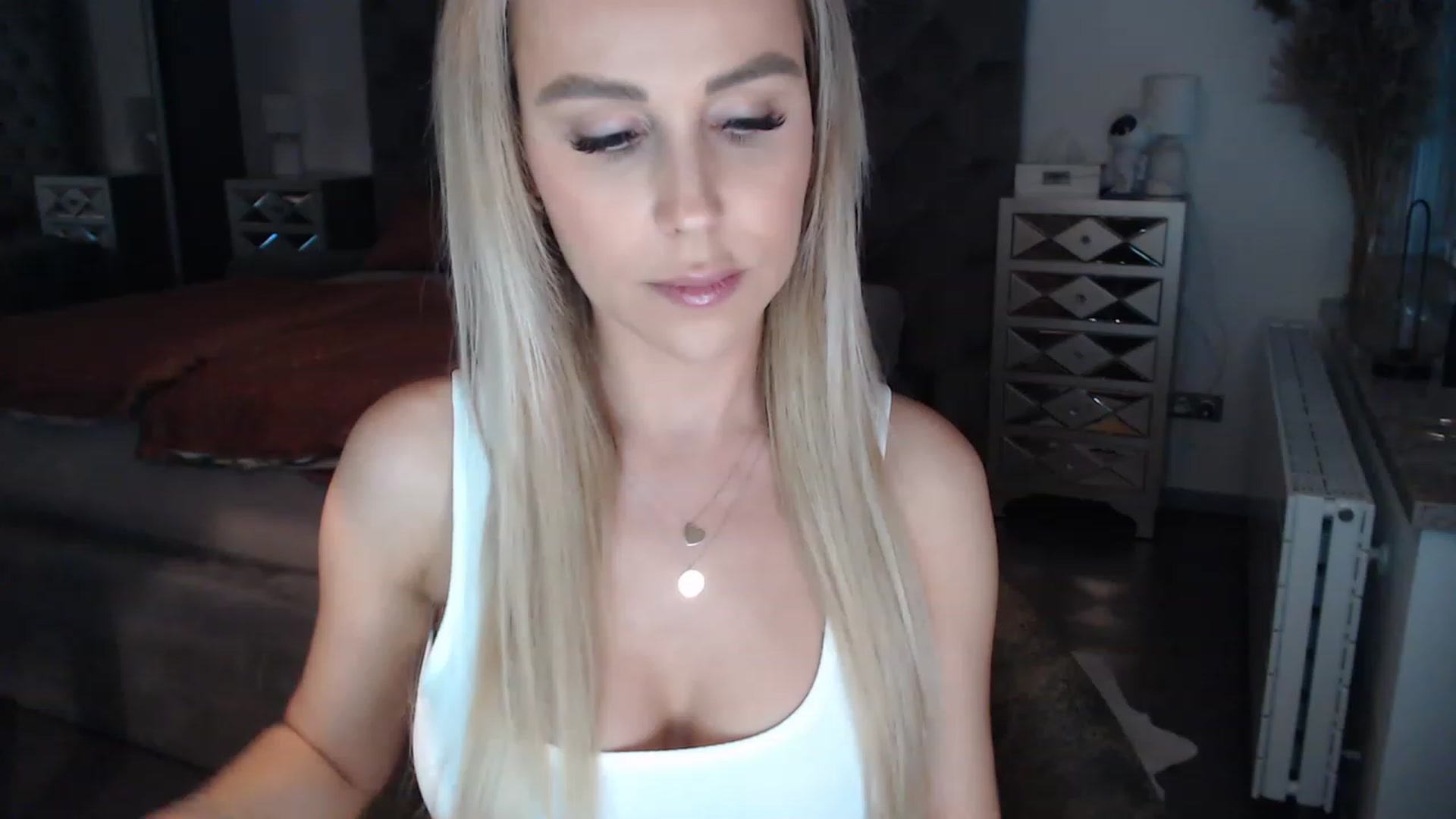Gallery image thumbnail from CocoMia's myfreecams stream on, 05/23/2023, 12:33 image 15 of 20