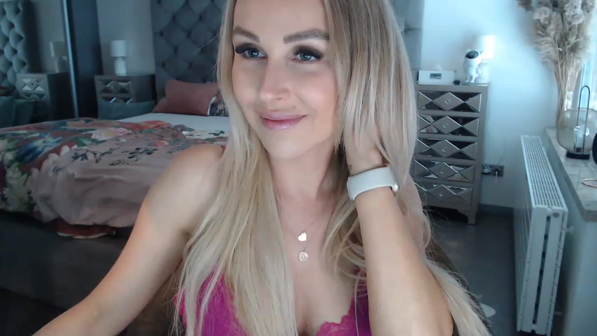 Gallery image thumbnail from CocoMia's myfreecams stream on, 05/24/2023, 12:29 image 13 of 20