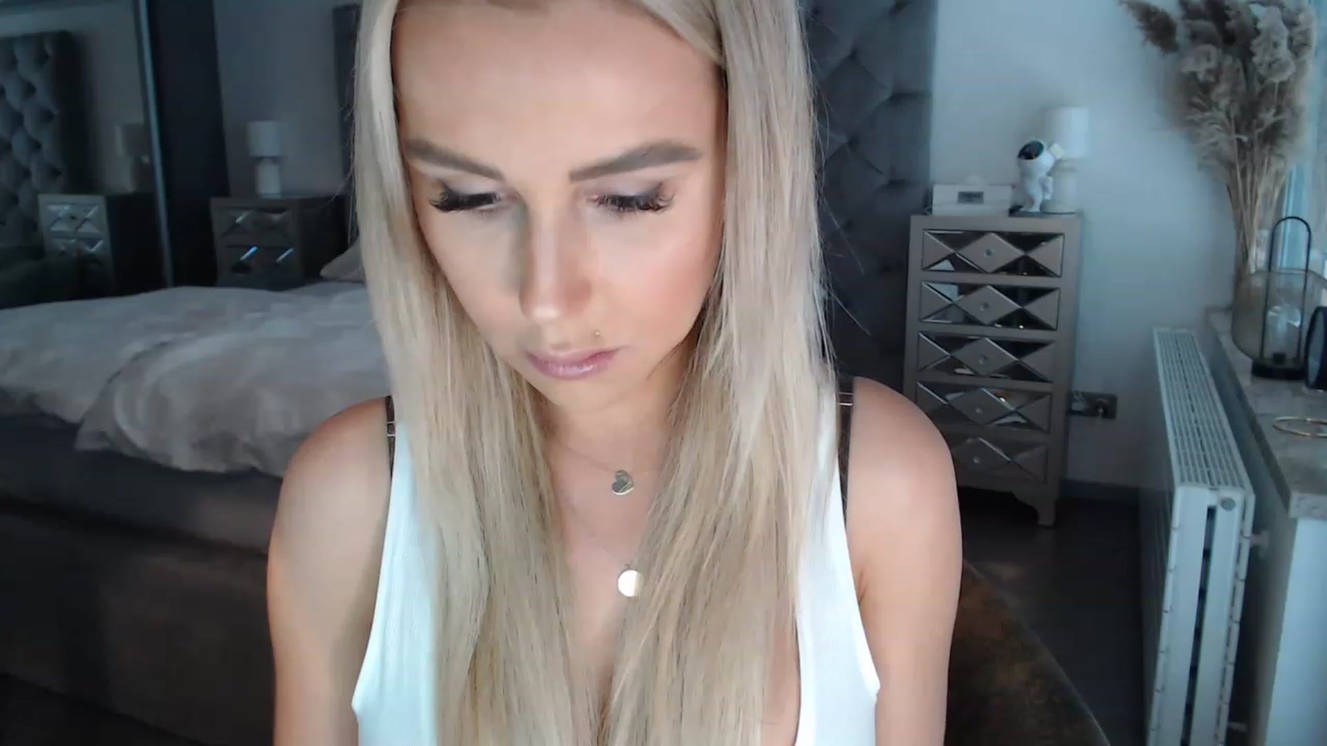 Gallery image thumbnail from CocoMia's myfreecams stream on, 06/06/2023, 12:34 image 2 of 20