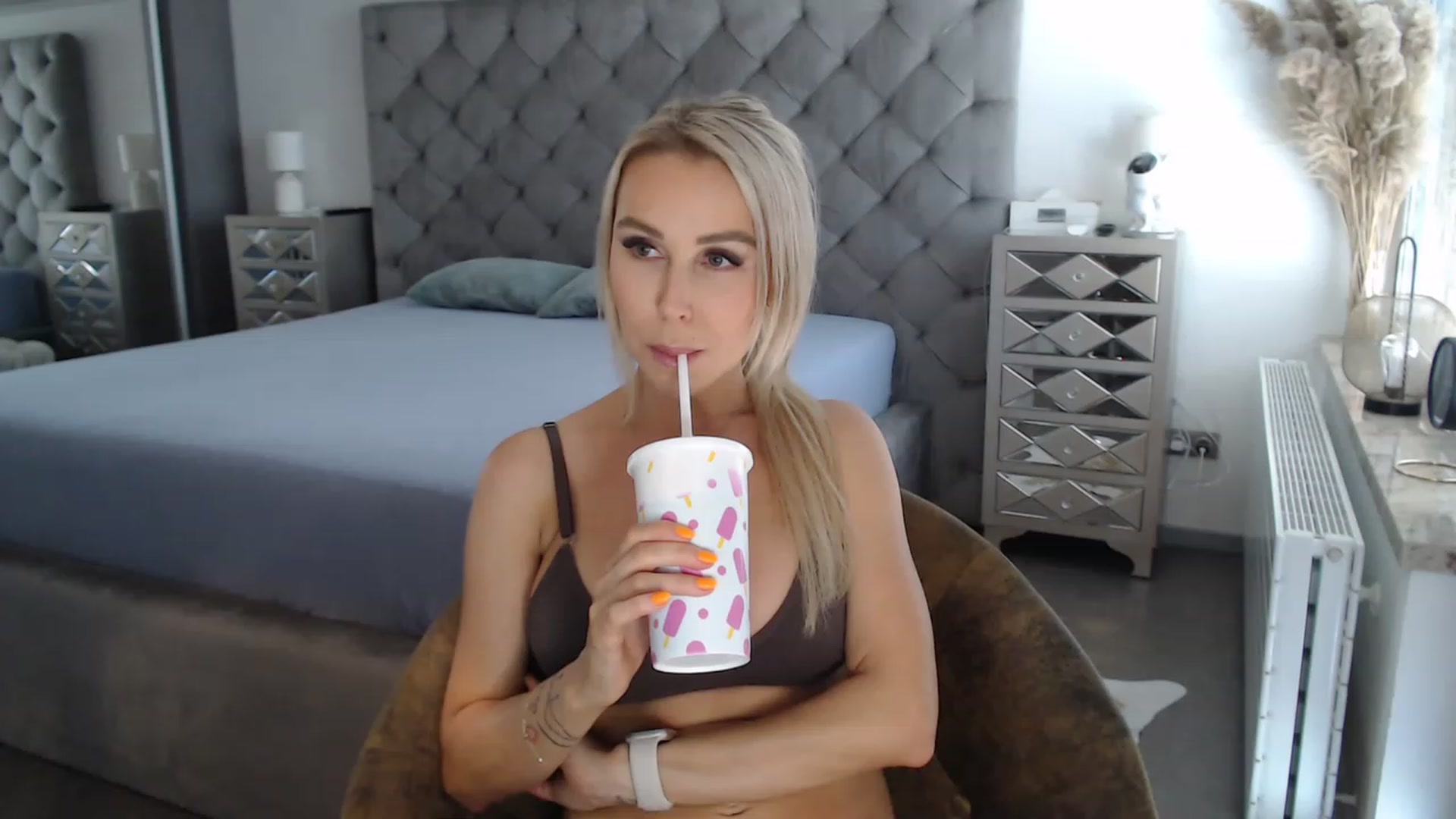 Gallery image thumbnail from CocoMia's myfreecams stream on, 06/26/2023, 11:16 image 15 of 20