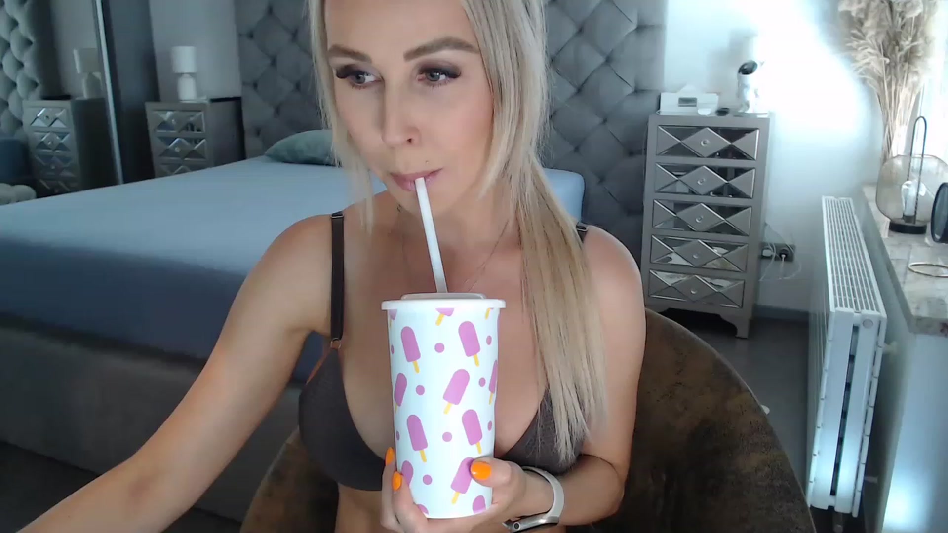 Gallery image thumbnail from CocoMia's myfreecams stream on, 06/26/2023, 11:16 image 2 of 20