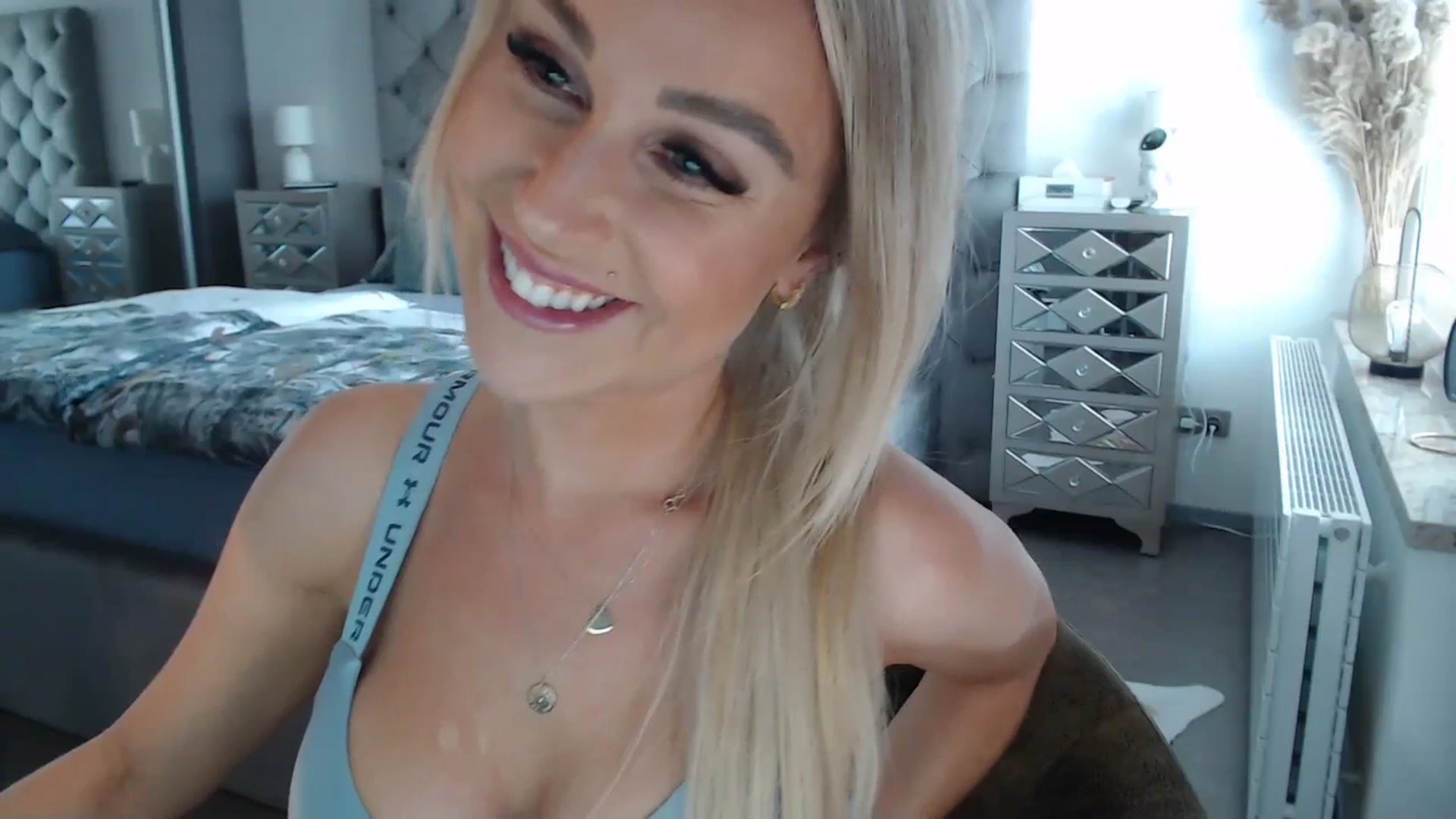 Gallery image thumbnail from CocoMia's myfreecams stream on, 06/30/2023, 12:32 image 16 of 20