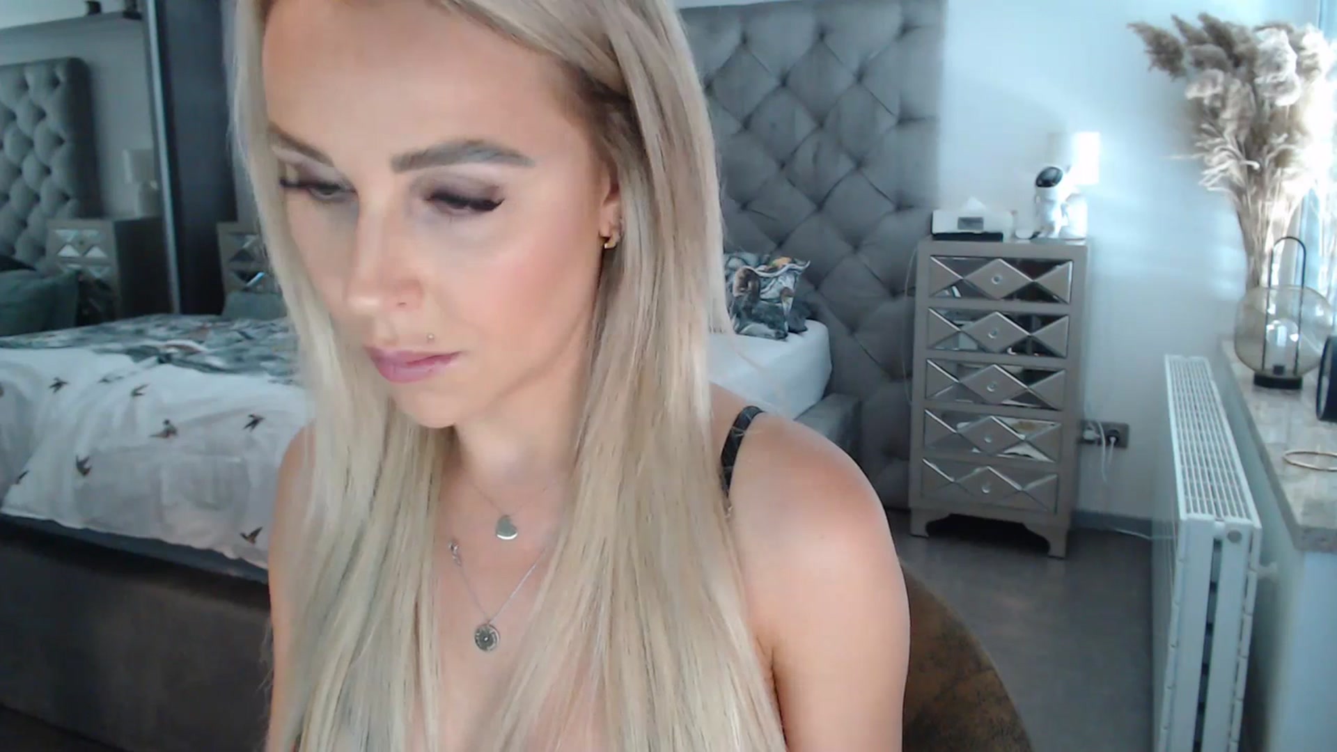 Gallery image thumbnail from CocoMia's myfreecams stream on, 07/08/2023, 09:18 image 20 of 20