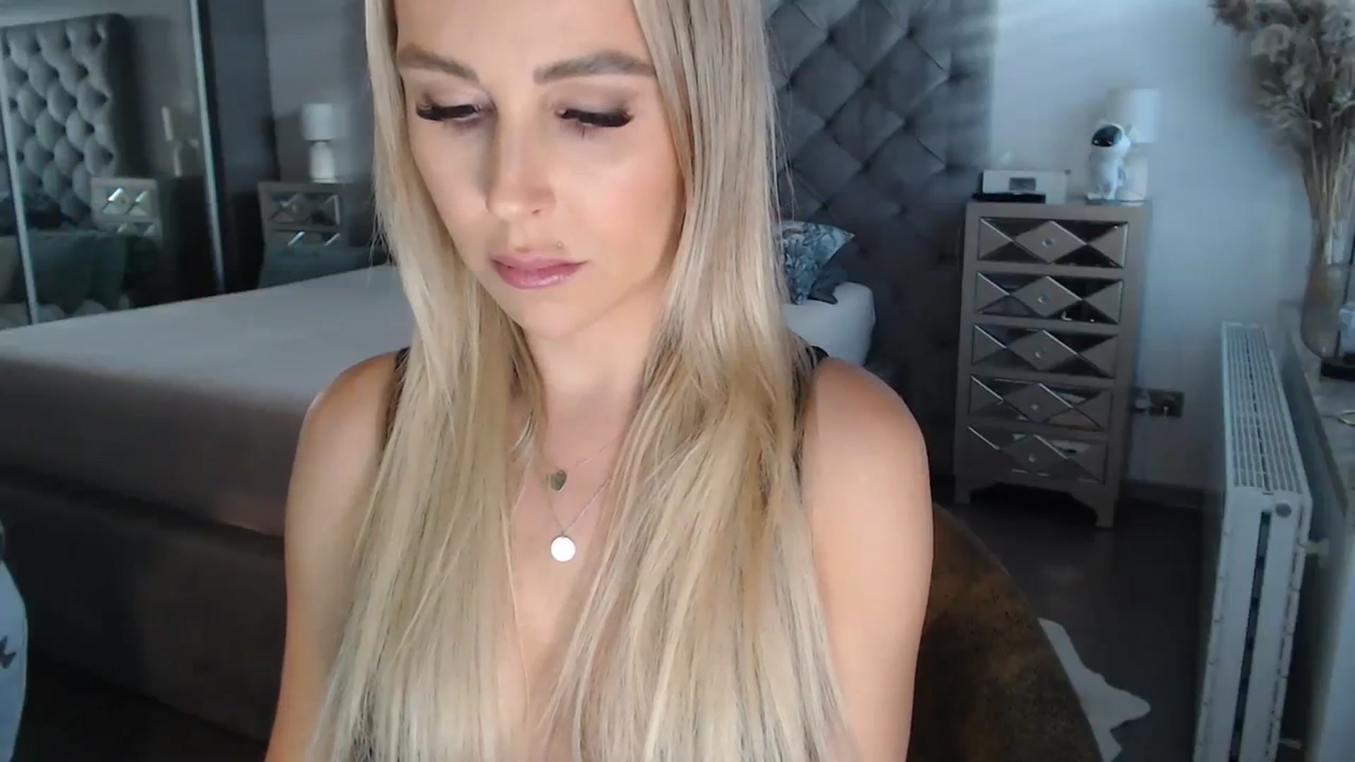 Gallery image thumbnail from CocoMia's myfreecams stream on, 07/31/2023, 08:08 image 8 of 20