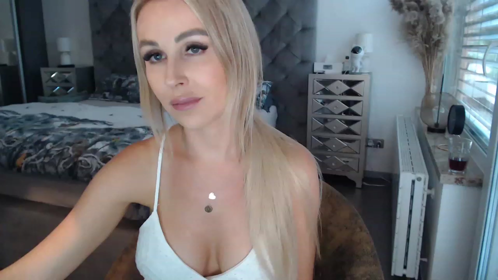 Gallery image thumbnail from CocoMia's myfreecams stream on, 08/01/2023, 11:47 image 18 of 20