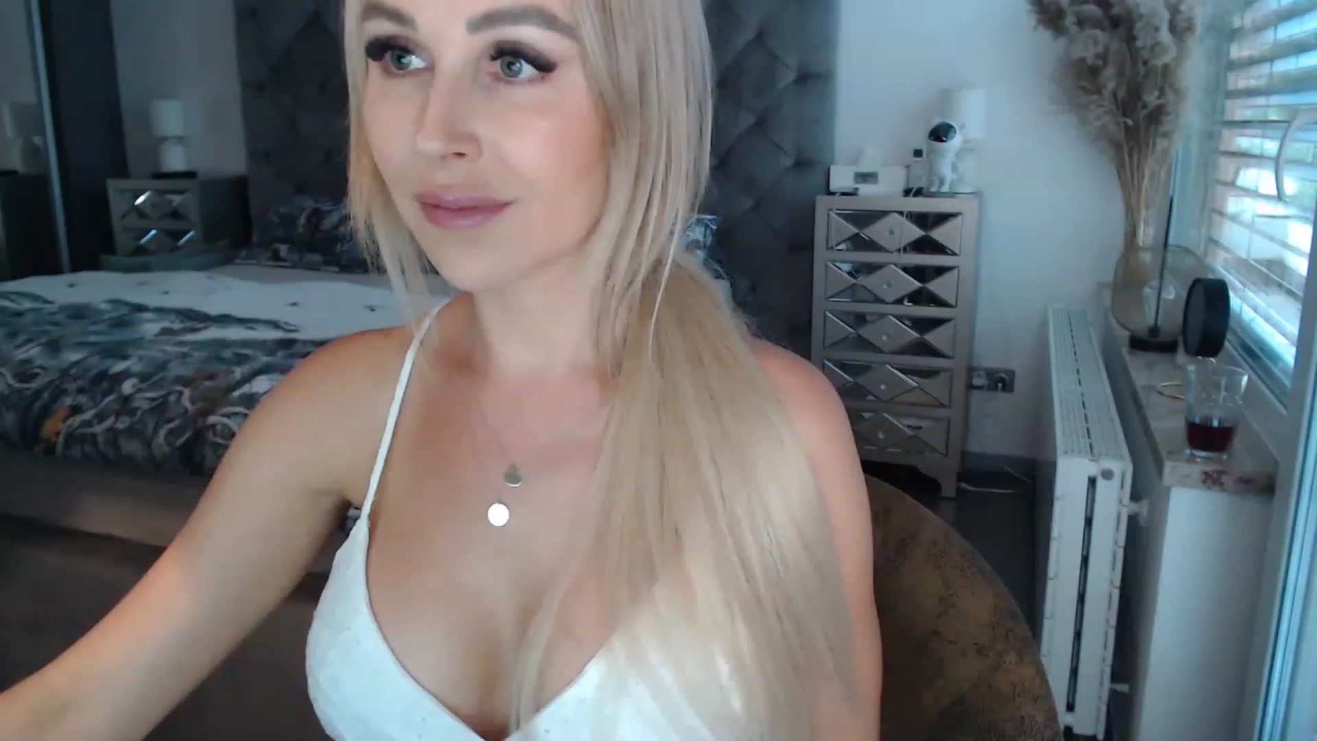 Gallery image thumbnail from CocoMia's myfreecams stream on, 08/01/2023, 11:47 image 7 of 20