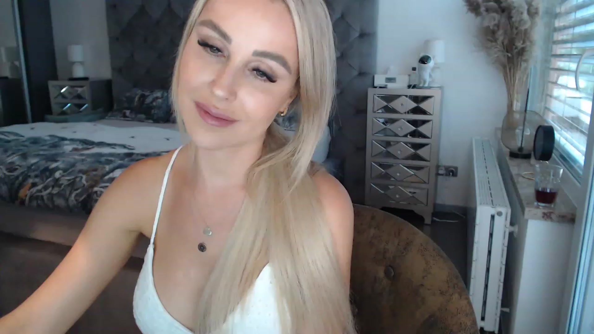 Gallery image thumbnail from CocoMia's myfreecams stream on, 08/01/2023, 11:47 image 12 of 20
