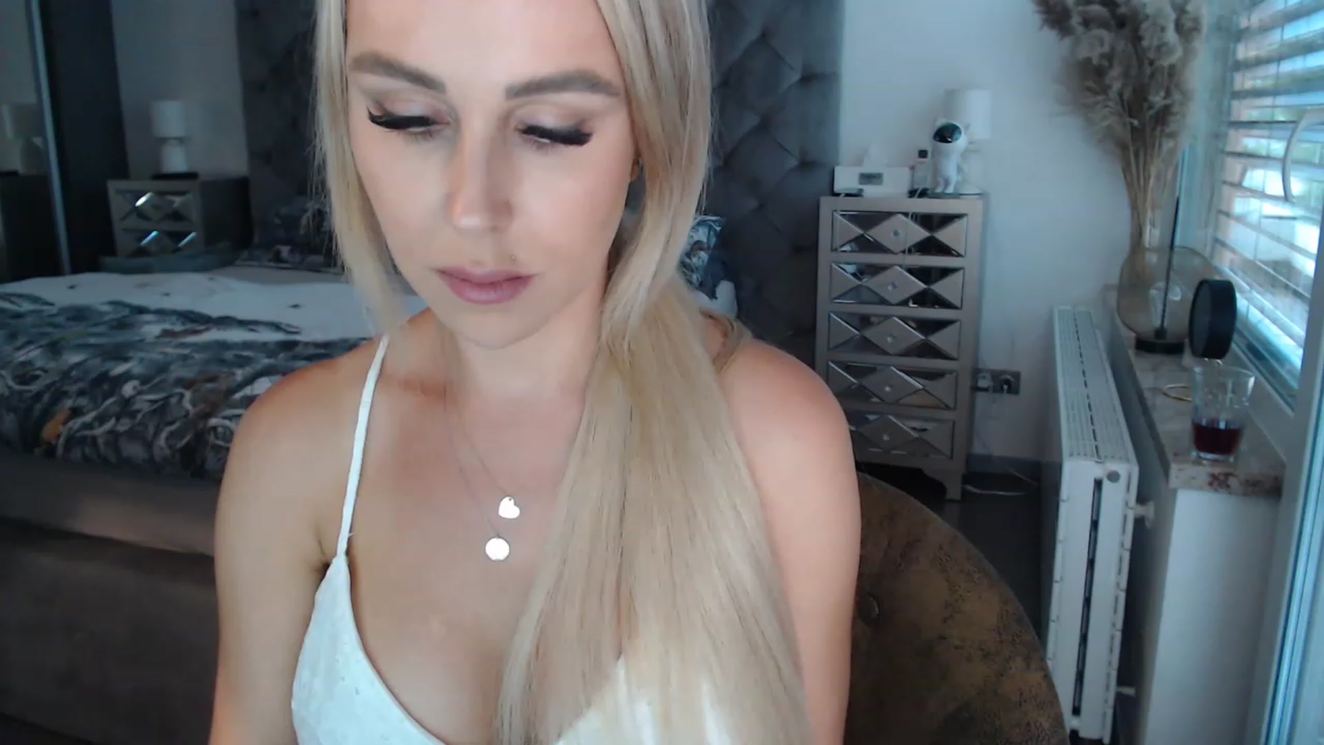 Gallery image thumbnail from CocoMia's myfreecams stream on, 08/01/2023, 11:47 image 10 of 20