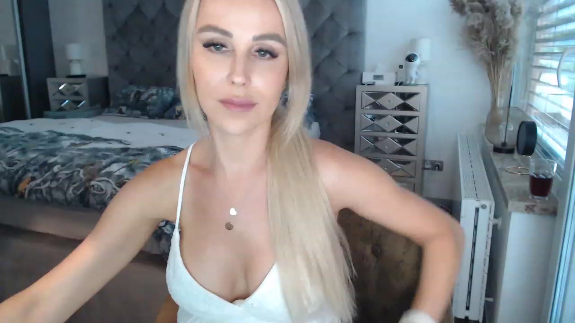 Gallery image thumbnail from CocoMia's myfreecams stream on, 08/01/2023, 11:47 image 3 of 20