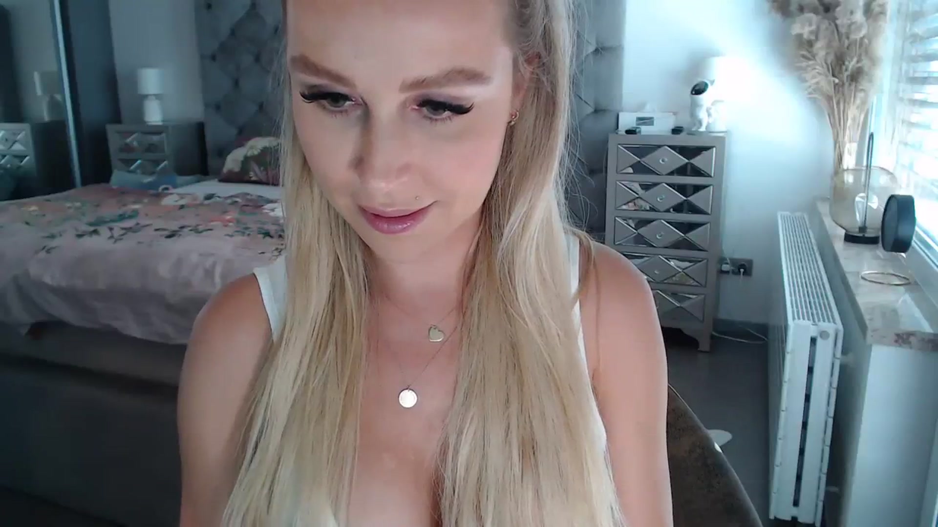 Gallery image thumbnail from CocoMia's myfreecams stream on, 08/17/2023, 12:57 image 2 of 20
