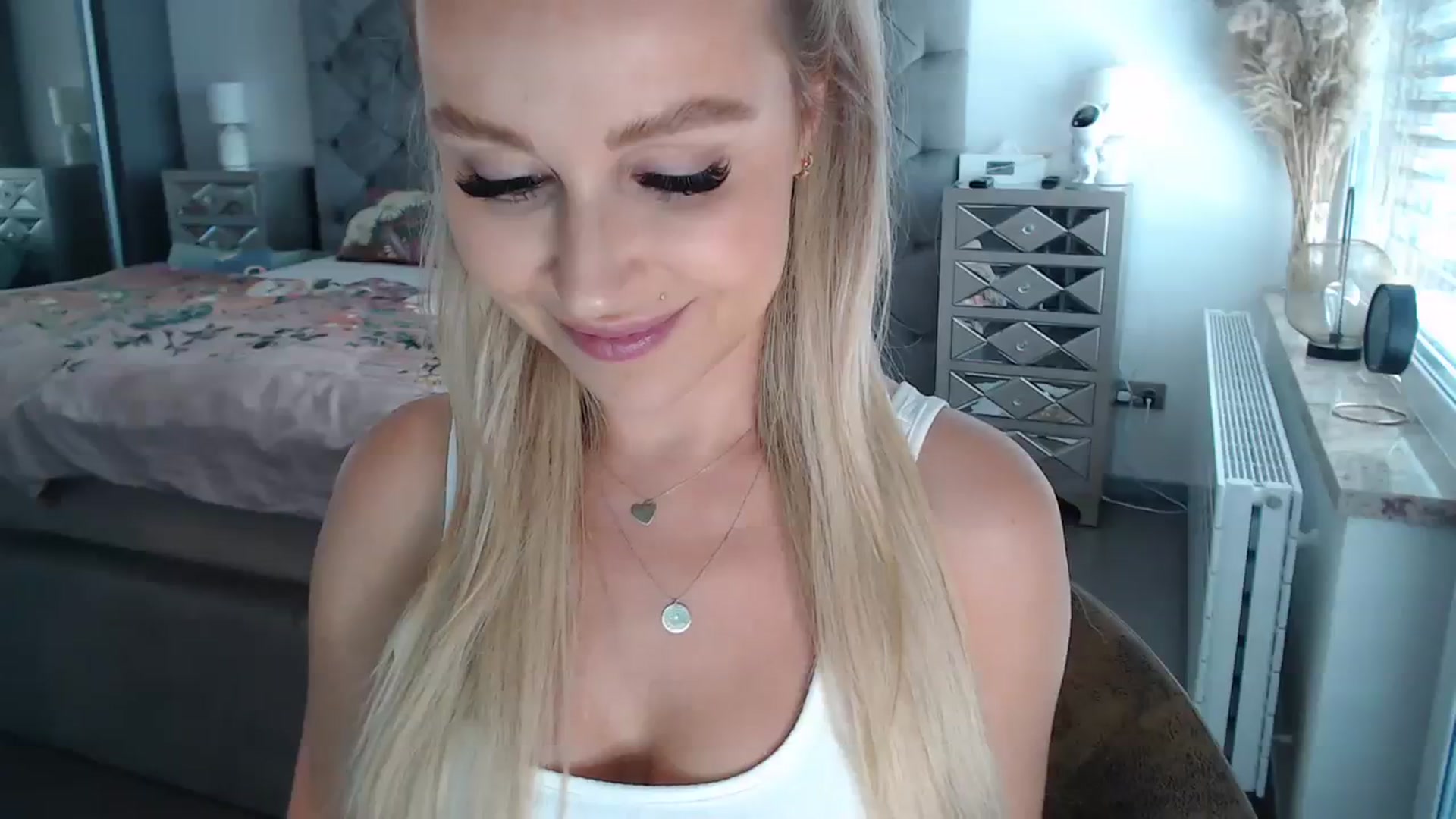Gallery image thumbnail from CocoMia's myfreecams stream on, 08/17/2023, 12:57 image 19 of 20