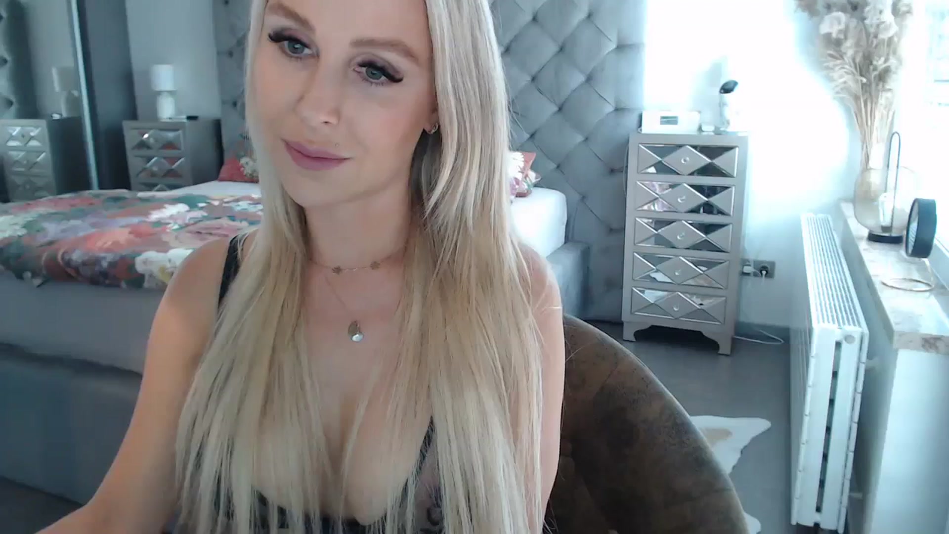 Gallery image thumbnail from CocoMia's myfreecams stream on, 09/06/2023, 12:03 image 20 of 20