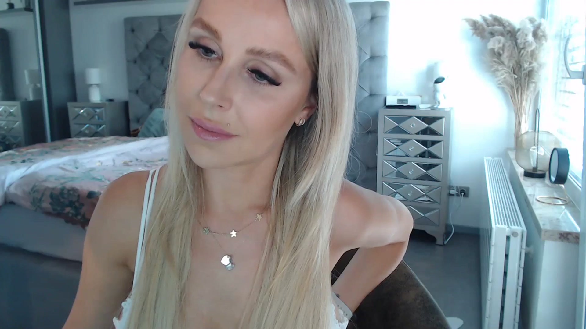 Gallery image thumbnail from CocoMia's myfreecams stream on, 09/12/2023, 11:36 image 10 of 20