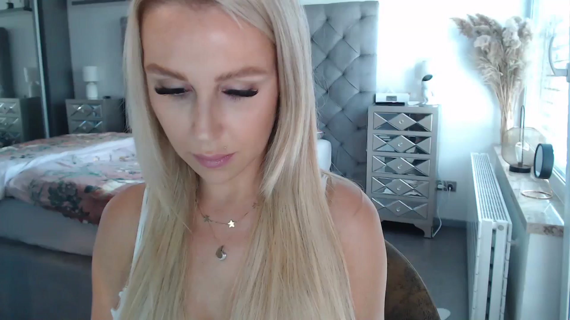 Gallery image thumbnail from CocoMia's myfreecams stream on, 09/12/2023, 11:36 image 11 of 20