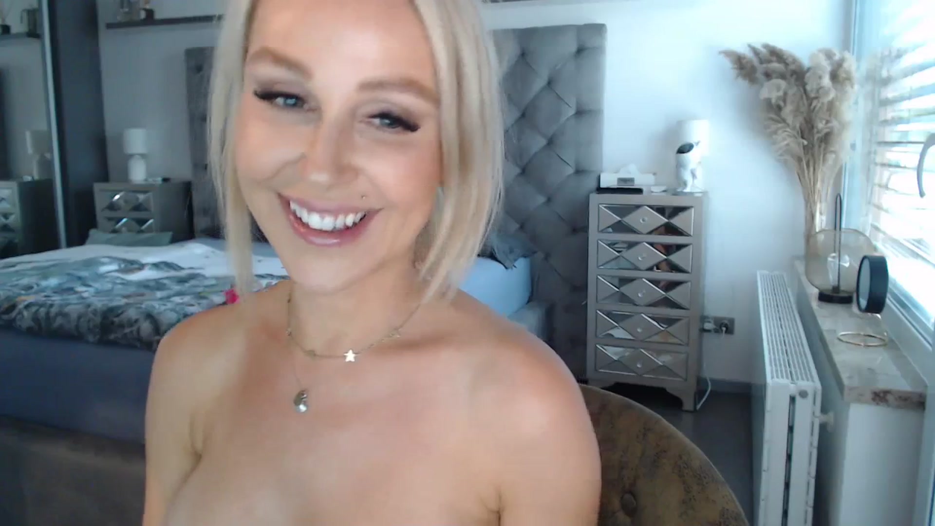Gallery image thumbnail from CocoMia's myfreecams stream on, 09/14/2023, 12:38 image 19 of 20