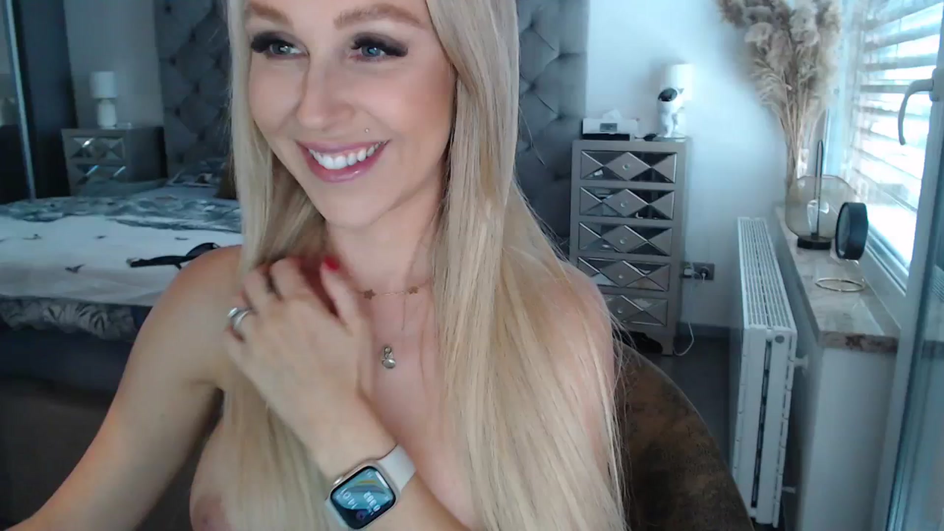Gallery image thumbnail from CocoMia's myfreecams stream on, 09/18/2023, 12:18 image 4 of 20