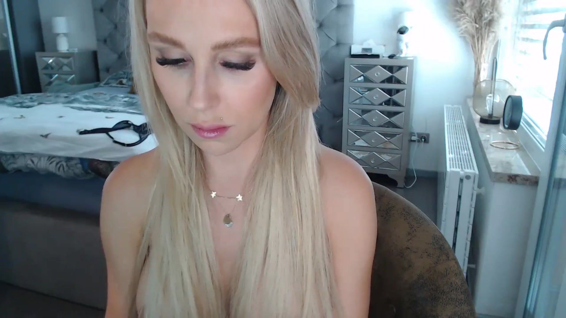 Gallery image thumbnail from CocoMia's myfreecams stream on, 09/18/2023, 12:45 image 2 of 20