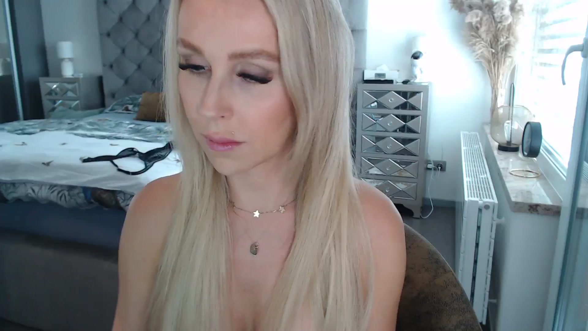 Gallery image thumbnail from CocoMia's myfreecams stream on, 09/18/2023, 12:45 image 20 of 20