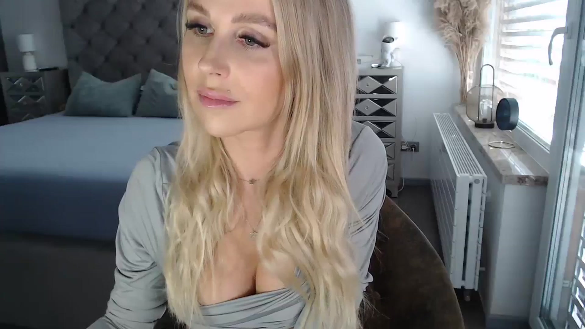 Gallery image thumbnail from CocoMia's myfreecams stream on, 10/12/2023, 12:35 image 8 of 20