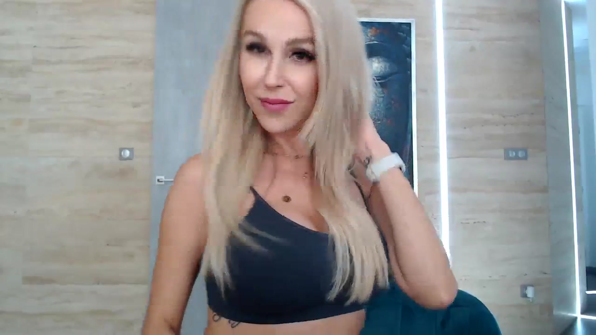Gallery image thumbnail from CocoMia's myfreecams stream on, 11/01/2023, 12:10 image 20 of 20