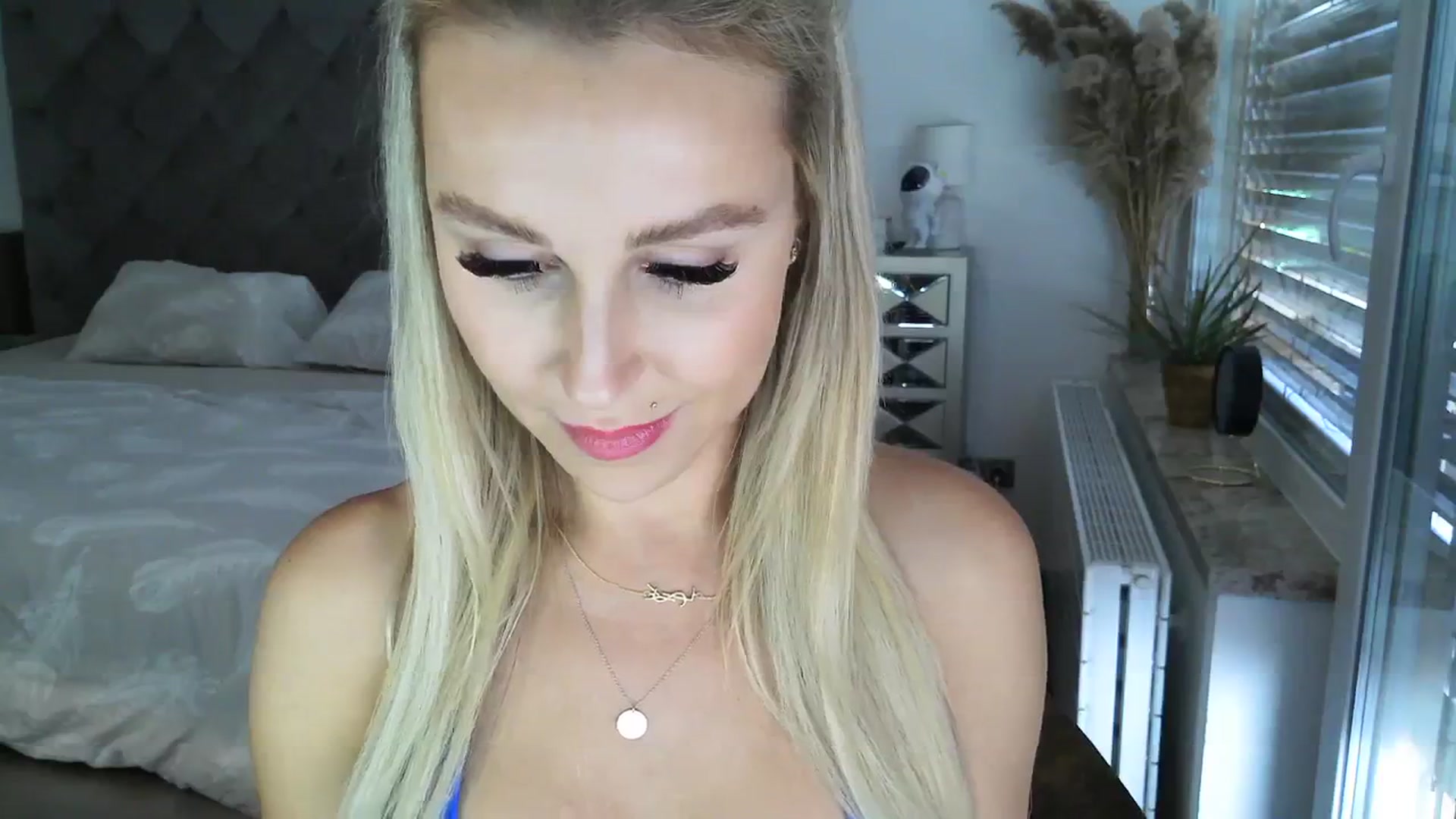 Gallery image thumbnail from CocoMia's myfreecams stream on, 11/16/2023, 13:17 image 2 of 20