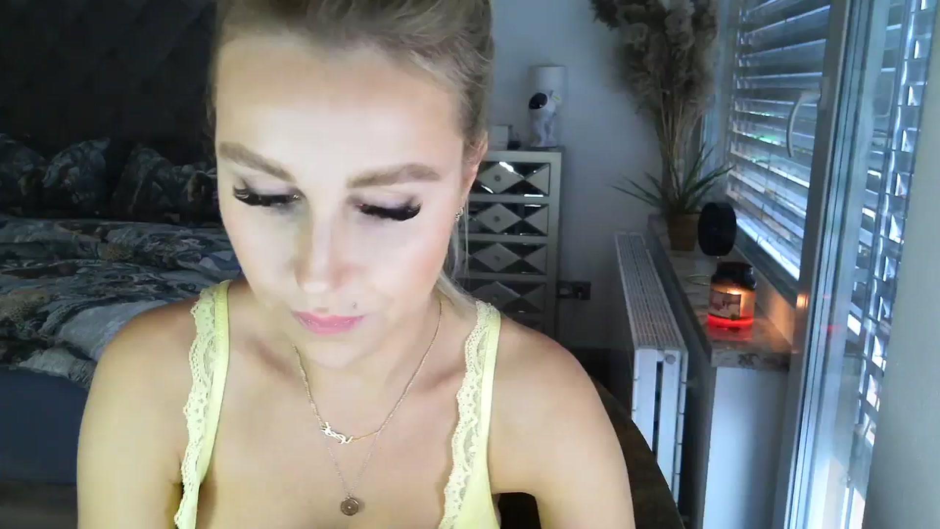 Gallery image thumbnail from CocoMia's myfreecams stream on, 11/24/2023, 13:40 image 18 of 20