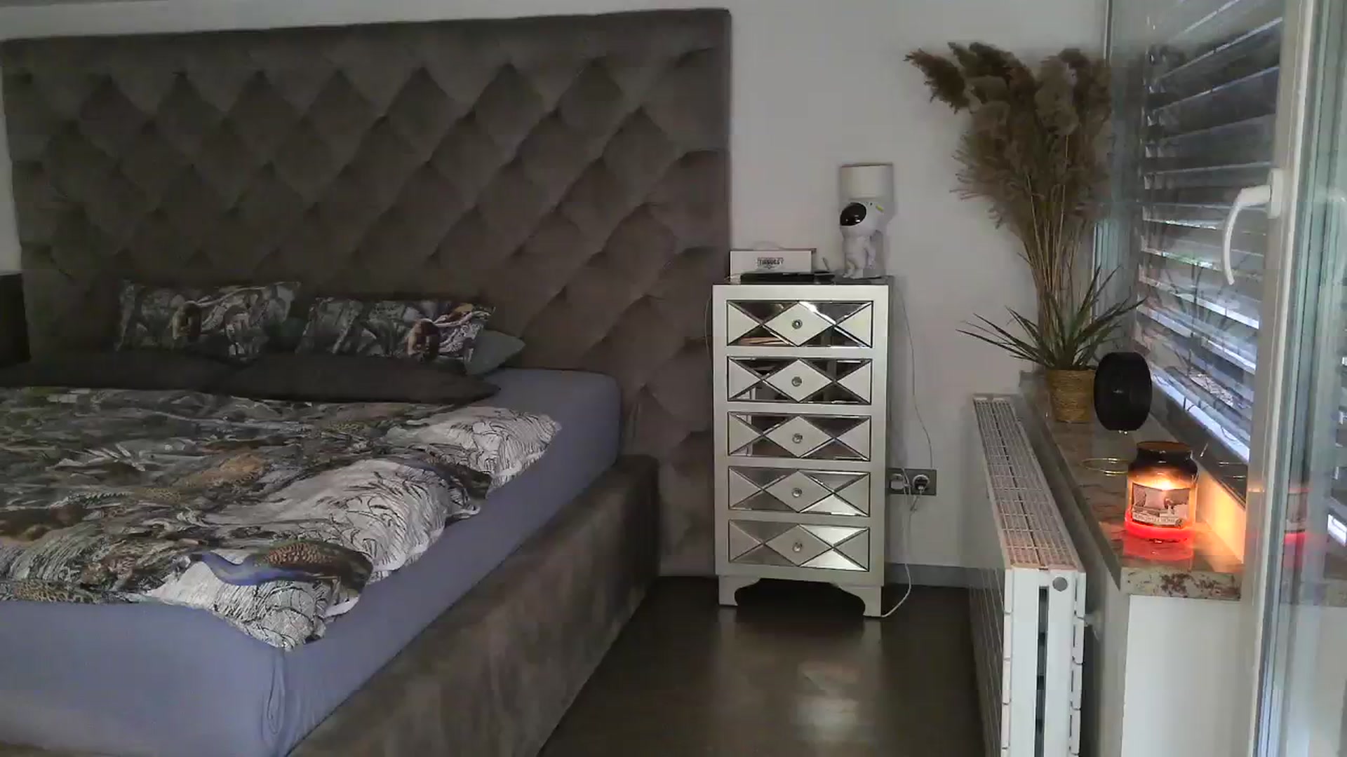 Gallery image thumbnail from CocoMia's myfreecams stream on, 11/24/2023, 13:40 image 9 of 20