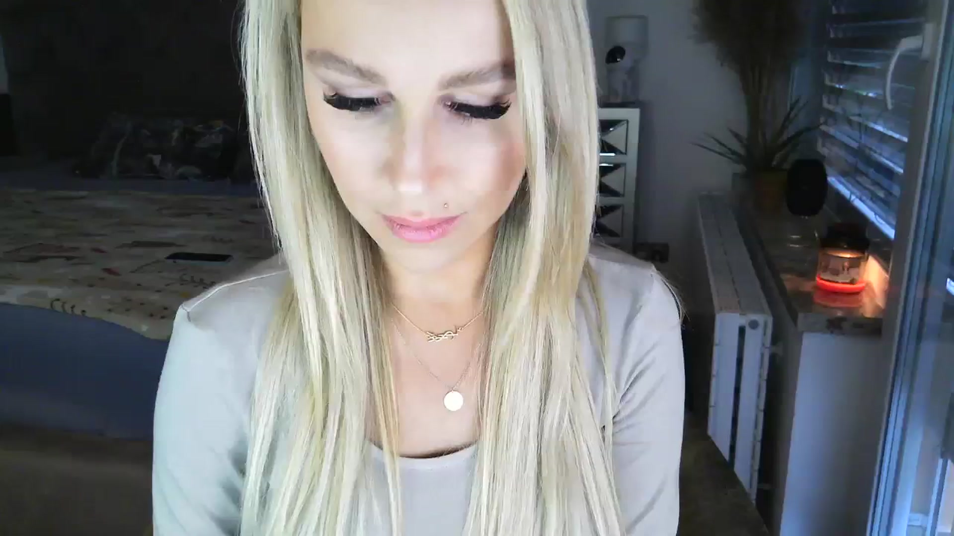 Gallery image thumbnail from CocoMia's myfreecams stream on, 11/27/2023, 13:39 image 6 of 20