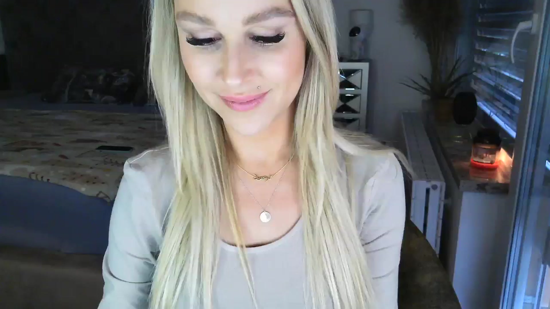 Gallery image thumbnail from CocoMia's myfreecams stream on, 11/27/2023, 13:39 image 2 of 20