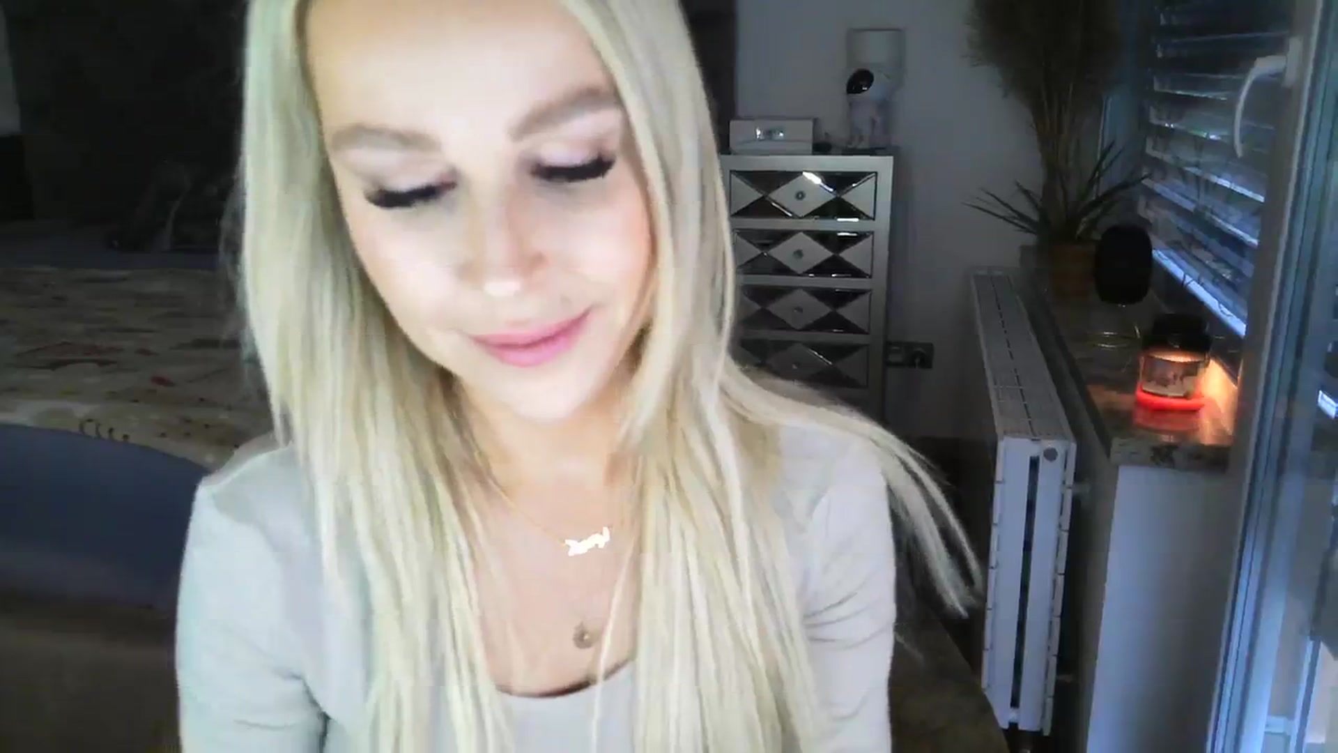 Gallery image thumbnail from CocoMia's myfreecams stream on, 11/27/2023, 13:39 image 16 of 20
