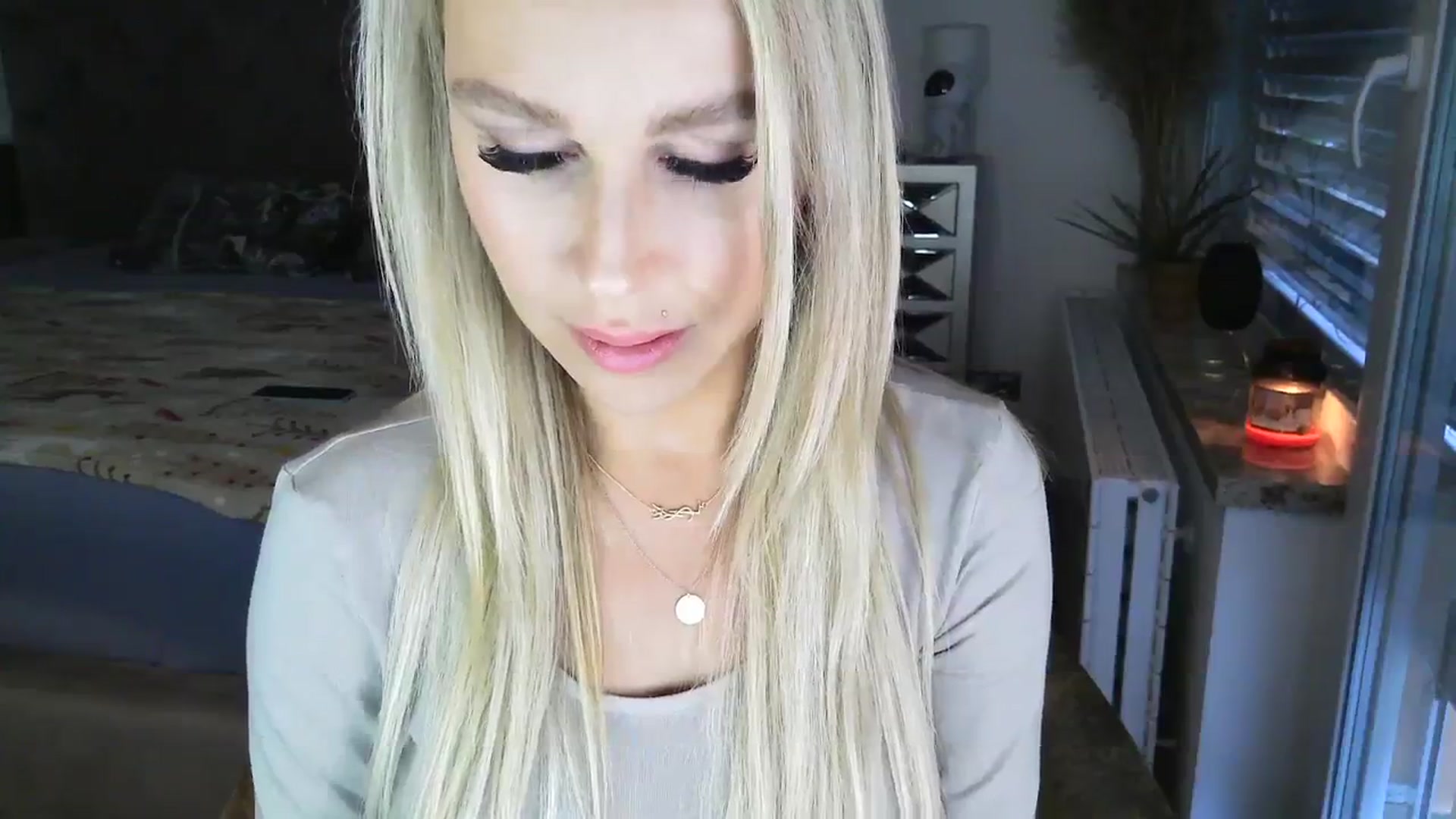 Gallery image thumbnail from CocoMia's myfreecams stream on, 11/27/2023, 13:39 image 7 of 20
