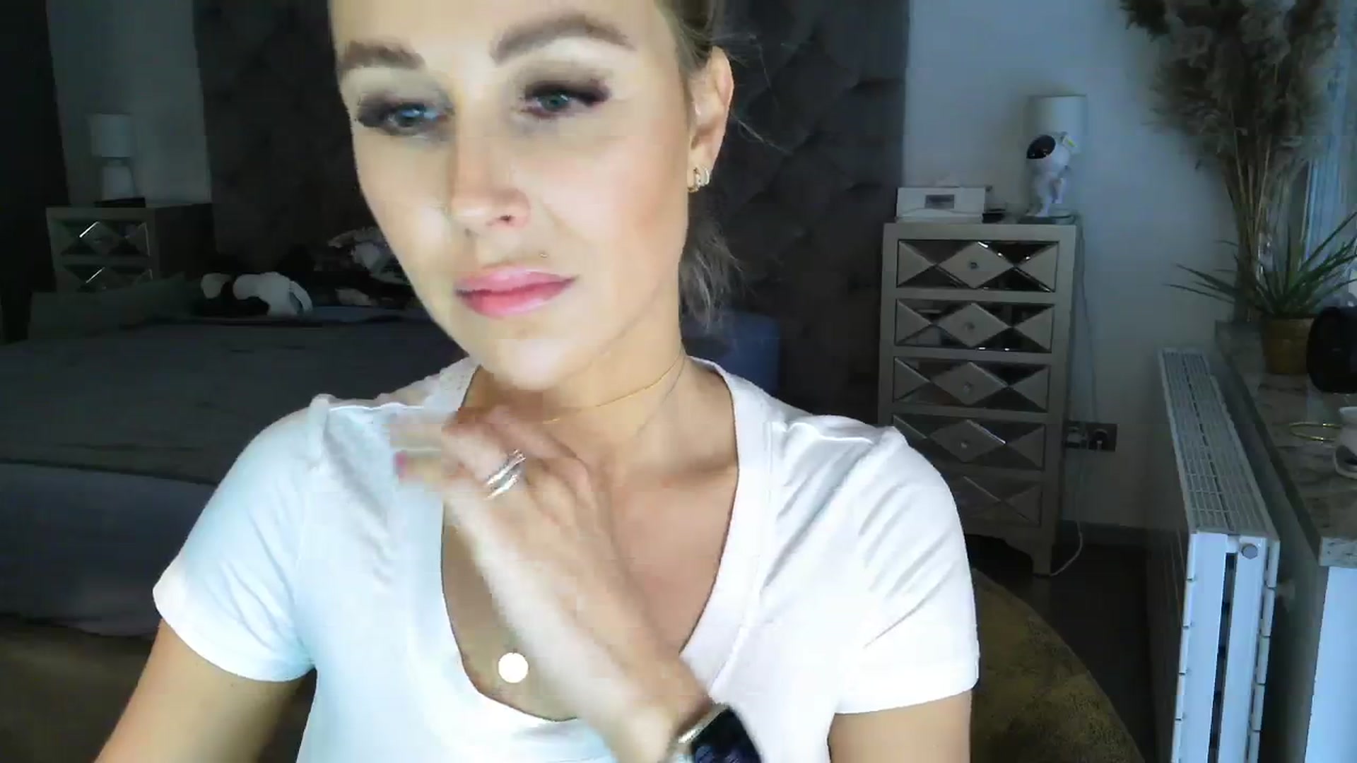 Gallery image thumbnail from CocoMia's myfreecams stream on, 12/08/2023, 09:39 image 7 of 20