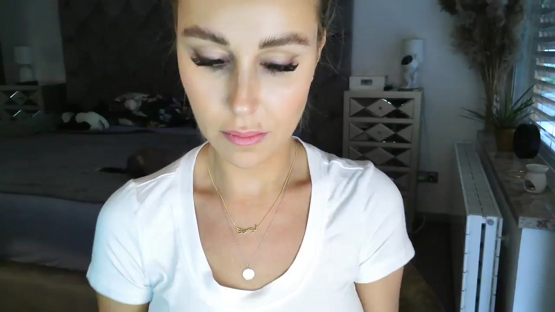 Gallery image thumbnail from CocoMia's myfreecams stream on, 12/08/2023, 09:39 image 11 of 20