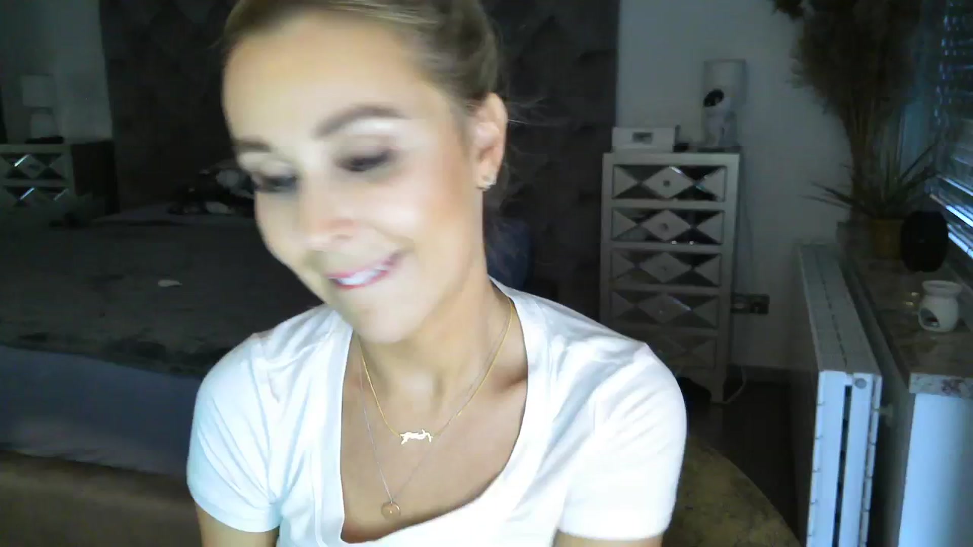 Gallery image thumbnail from CocoMia's myfreecams stream on, 12/08/2023, 13:39 image 18 of 20