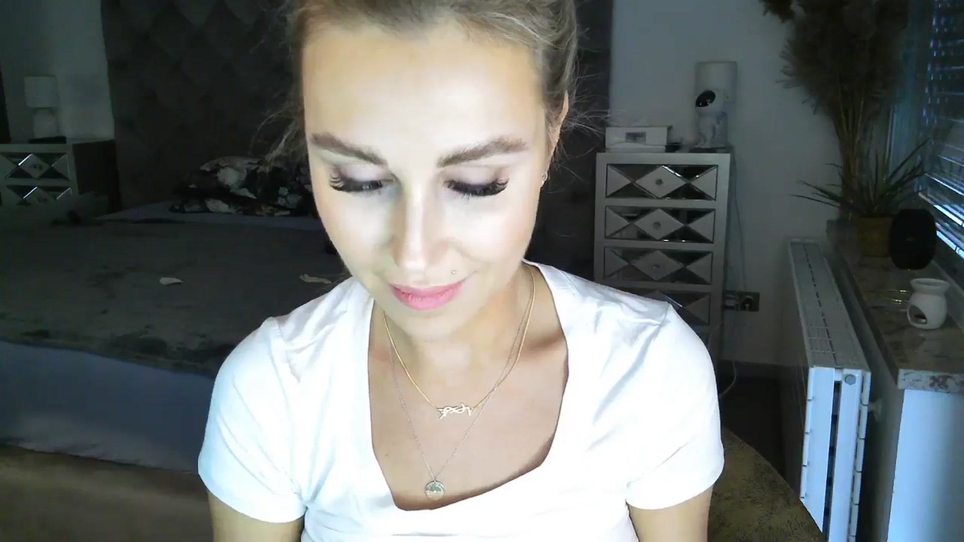 Gallery image thumbnail from CocoMia's myfreecams stream on, 12/08/2023, 13:39 image 17 of 20