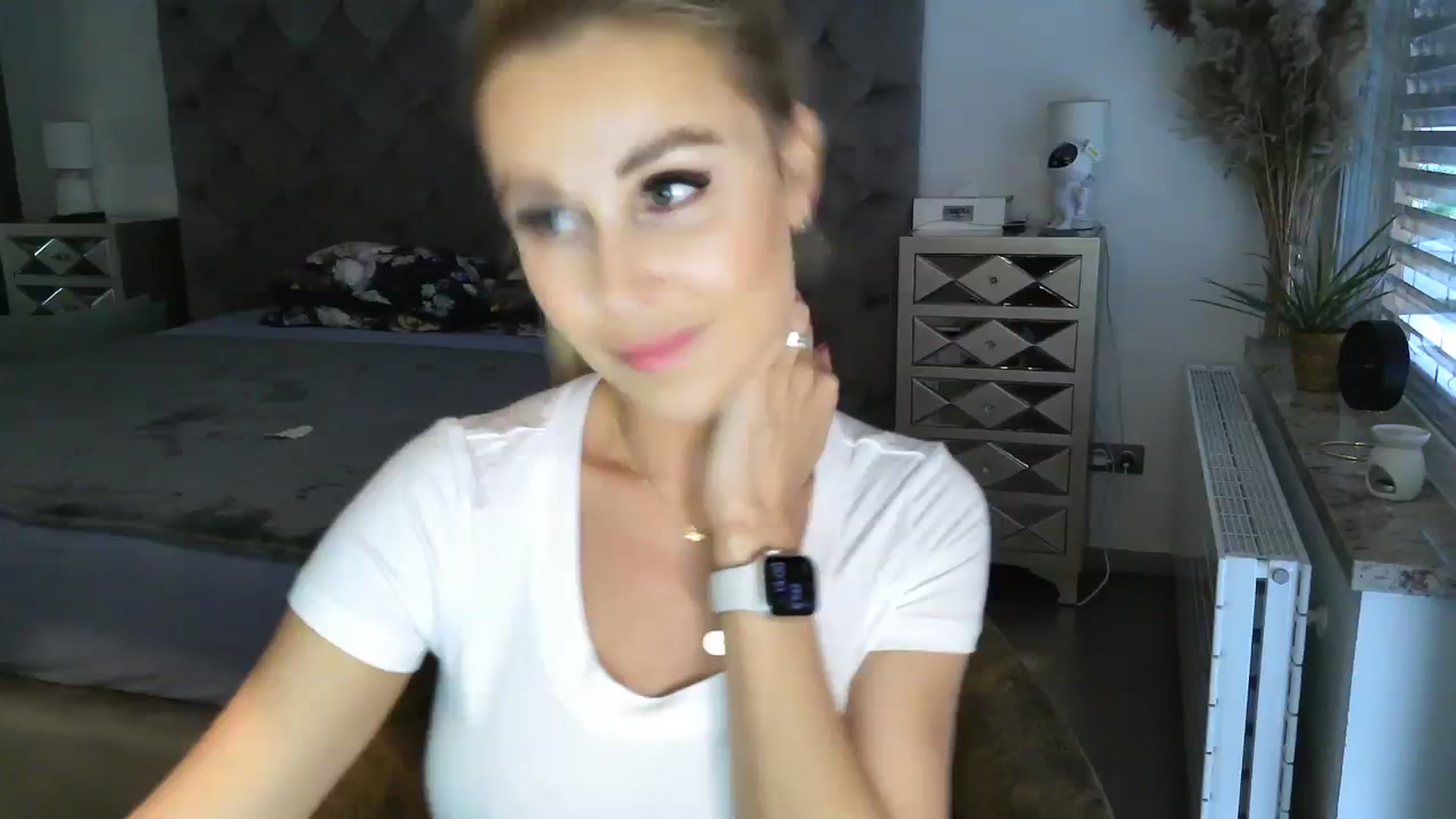 Gallery image thumbnail from CocoMia's myfreecams stream on, 12/08/2023, 13:39 image 3 of 20