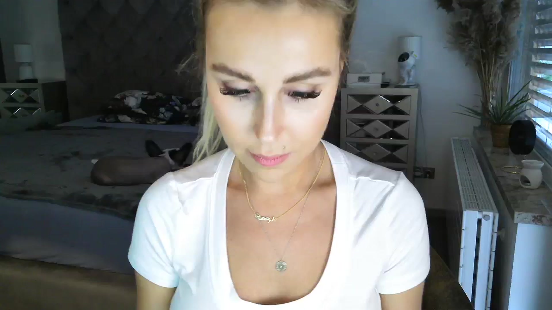 Gallery image thumbnail from CocoMia's myfreecams stream on, 12/08/2023, 13:39 image 9 of 20