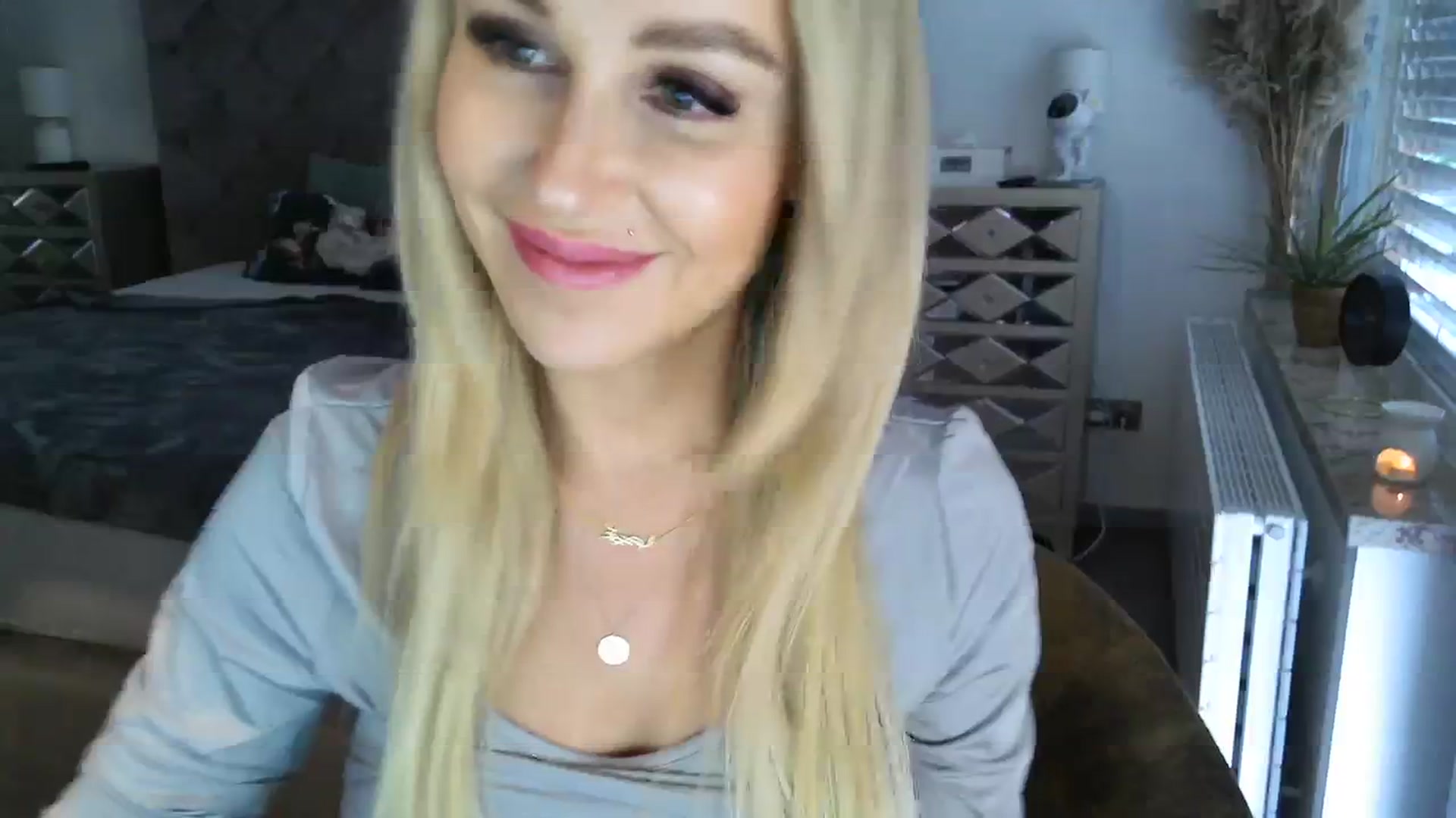 Gallery image thumbnail from CocoMia's myfreecams stream on, 12/11/2023, 09:38 image 15 of 20