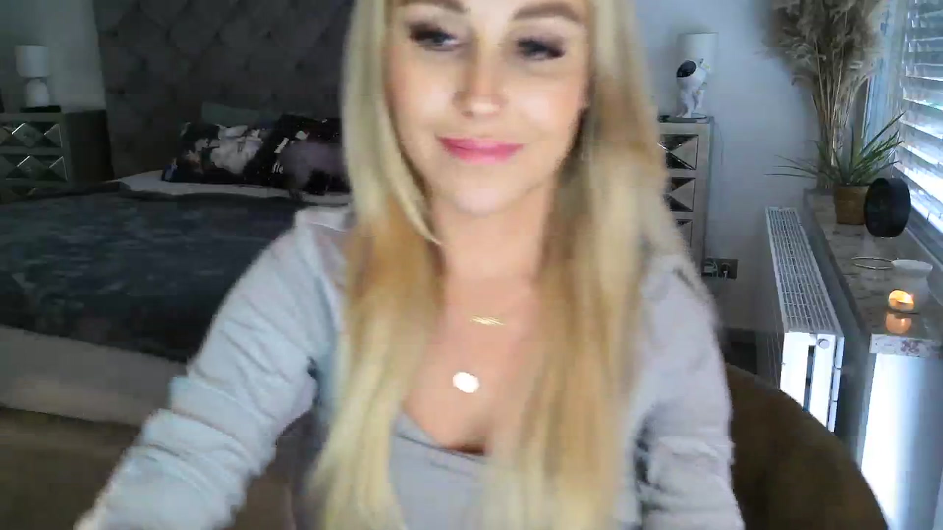 Gallery image thumbnail from CocoMia's myfreecams stream on, 12/11/2023, 09:38 image 10 of 20