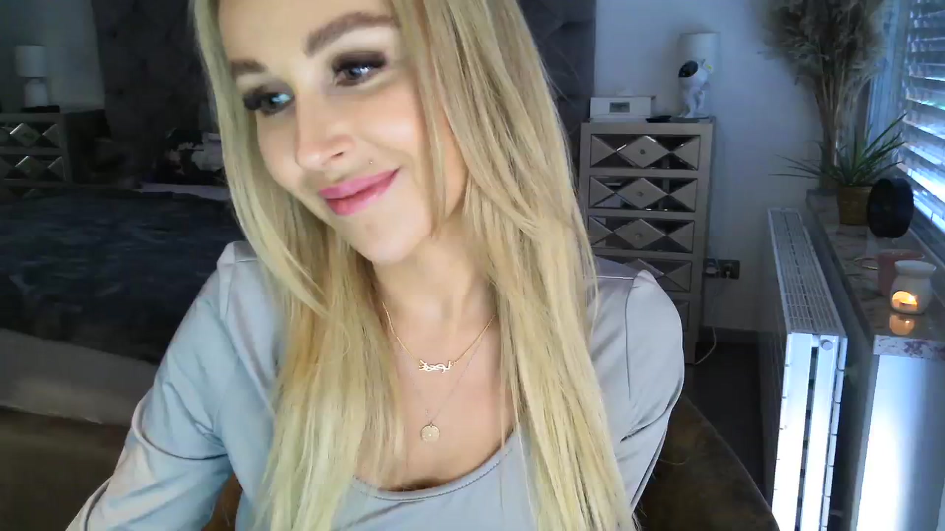 Gallery image thumbnail from CocoMia's myfreecams stream on, 12/11/2023, 09:38 image 2 of 20