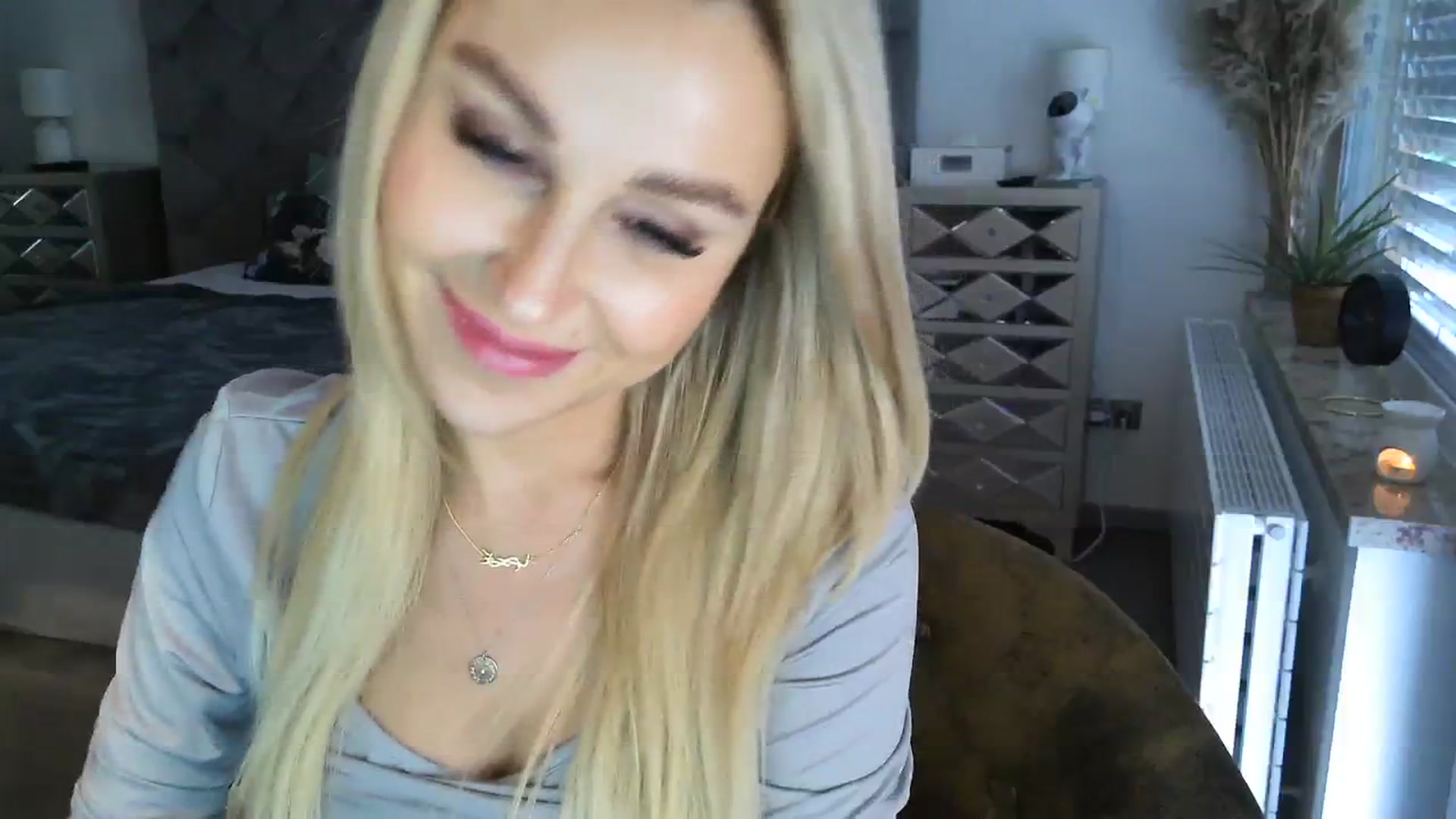 Gallery image thumbnail from CocoMia's myfreecams stream on, 12/11/2023, 09:38 image 13 of 20