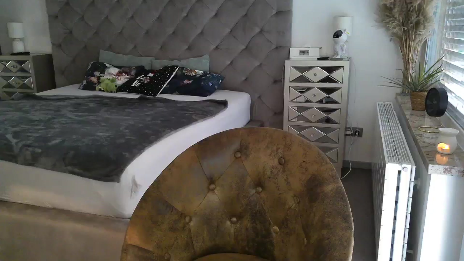 Gallery image thumbnail from CocoMia's myfreecams stream on, 12/11/2023, 09:38 image 19 of 20