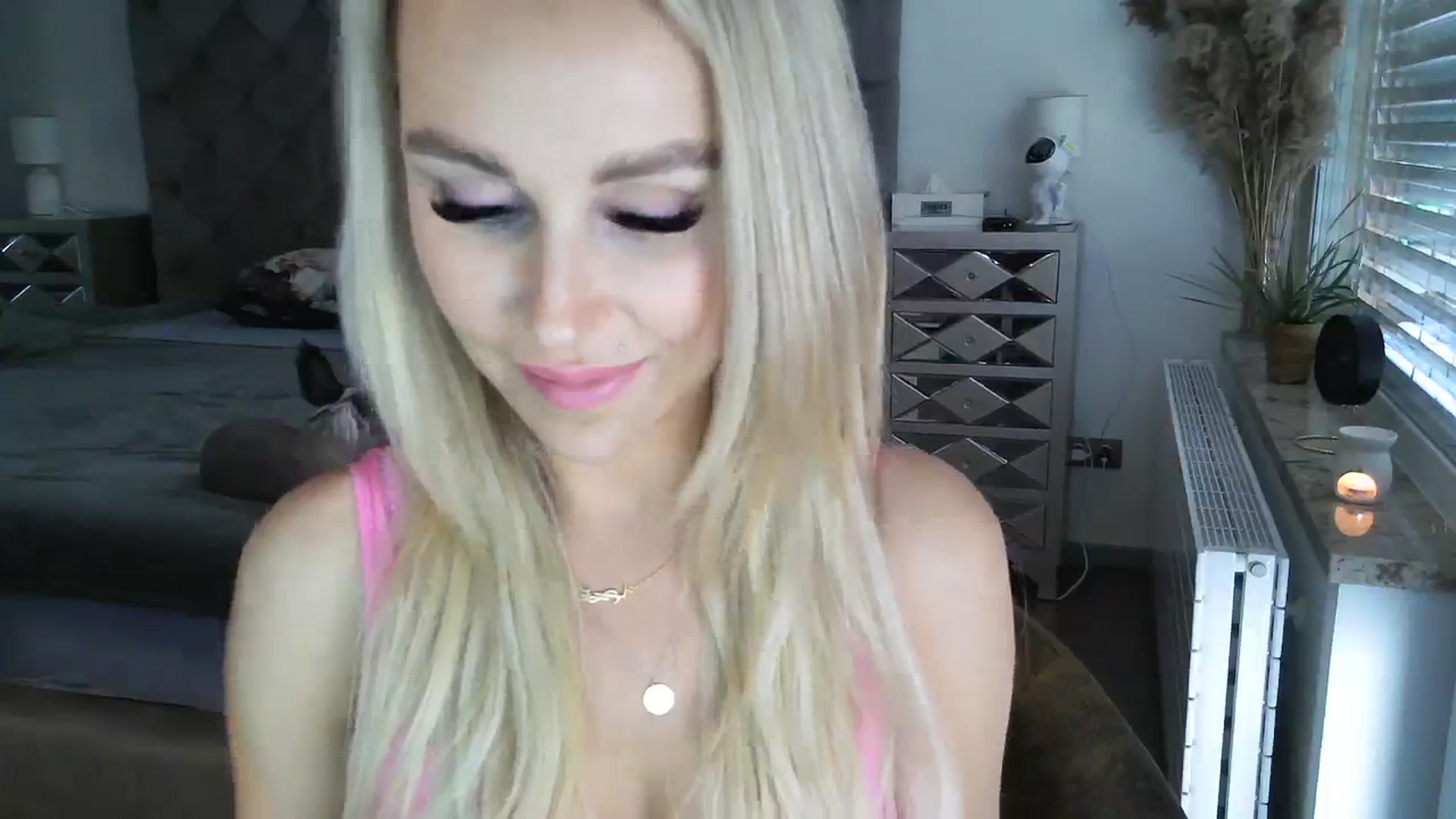 Gallery image thumbnail from CocoMia's myfreecams stream on, 12/14/2023, 13:03 image 20 of 20