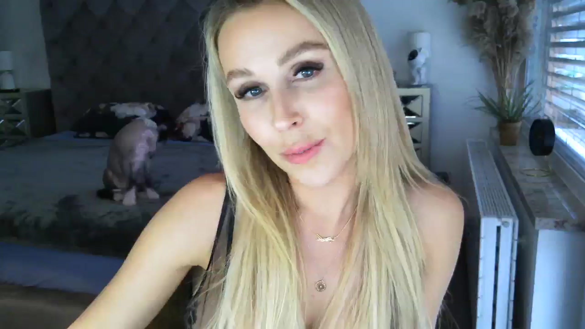 Gallery image thumbnail from CocoMia's myfreecams stream on, 01/04/2024, 13:45 image 5 of 20