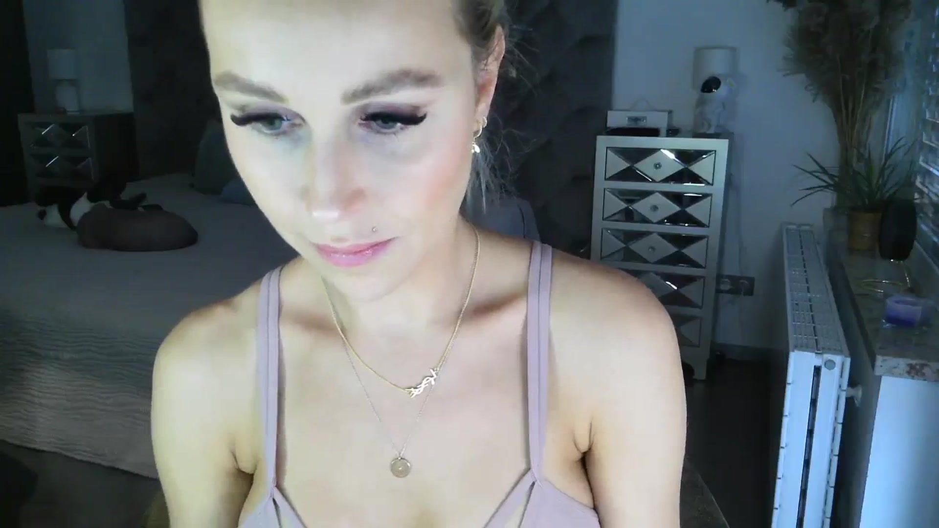 Gallery image thumbnail from CocoMia's myfreecams stream on, 01/12/2024, 13:41 image 14 of 20